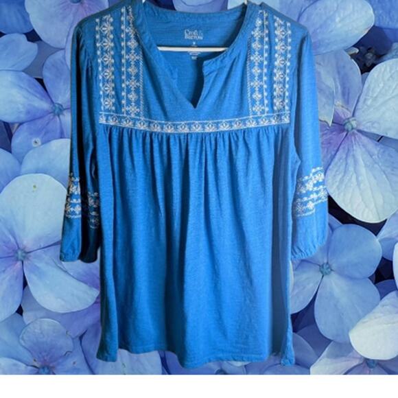 Croft & Barrow medium 1/2 sleeve cotton blue and white casual woman's blouse. - Picture 1 of 1
